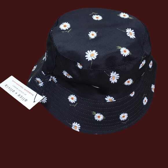 ALICE & OLIVIA Daisy Print Reversible Bucket Hat - Picture 7 of 9